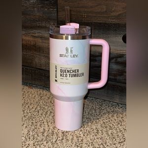 NWT STANLEY 40 OZ QUENCHER TUMBLER  TULLE TARGET RELEASE